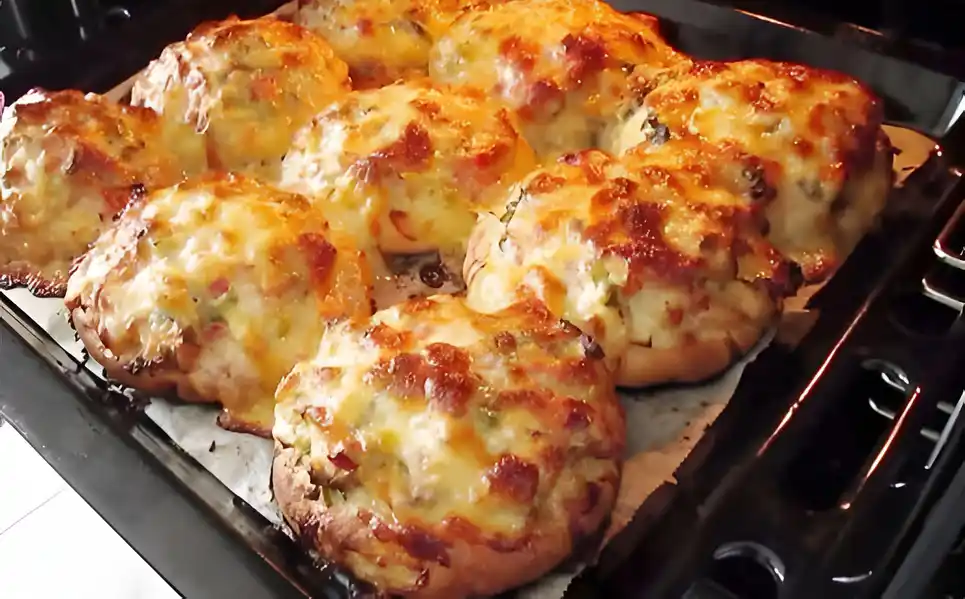 Die Dinger sind soo lecker, Überbackene Hackfleischbrötchen in 2 Minuten
