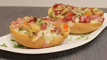 Fernseh Broetchen mit 150 g saure Sahne in 8 Minuten im Ofen gebacken1