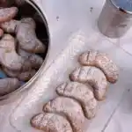 Halbmonde mit Haselnuessen im Thermomix W2xEX 2x webp