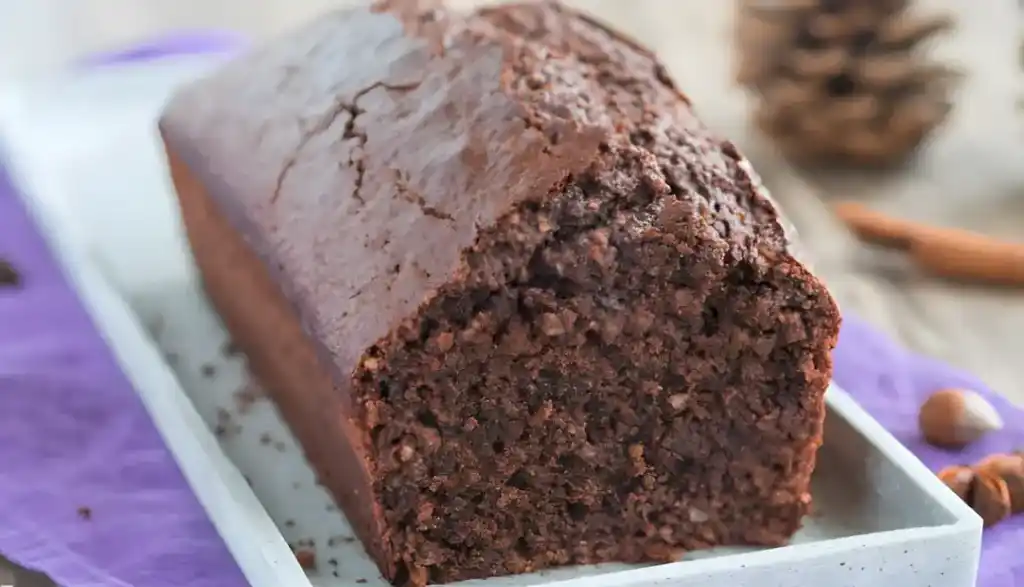 Saftiger Gewürzkuchen mit Schokolade