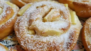 Superschnelle Apfelschnecken mit 4 Aepfeln die ich 2x in Woche backe1