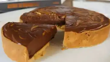 Vorsicht die Schokoladen Erdnuss Torte W2xEX 2x webp