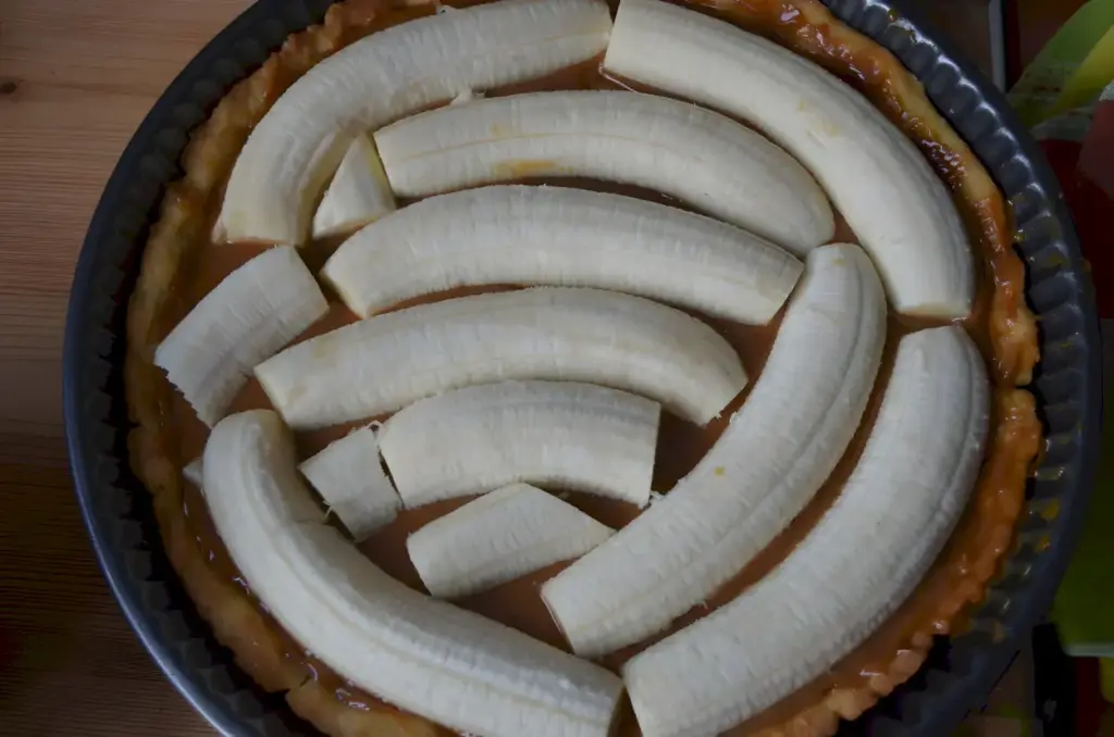 Bananentorte mit Kondensmilch und Schlagsahne 3 Bananentorte mit Kondensmilch und Schlagsahne2 W2xEX 2.5x