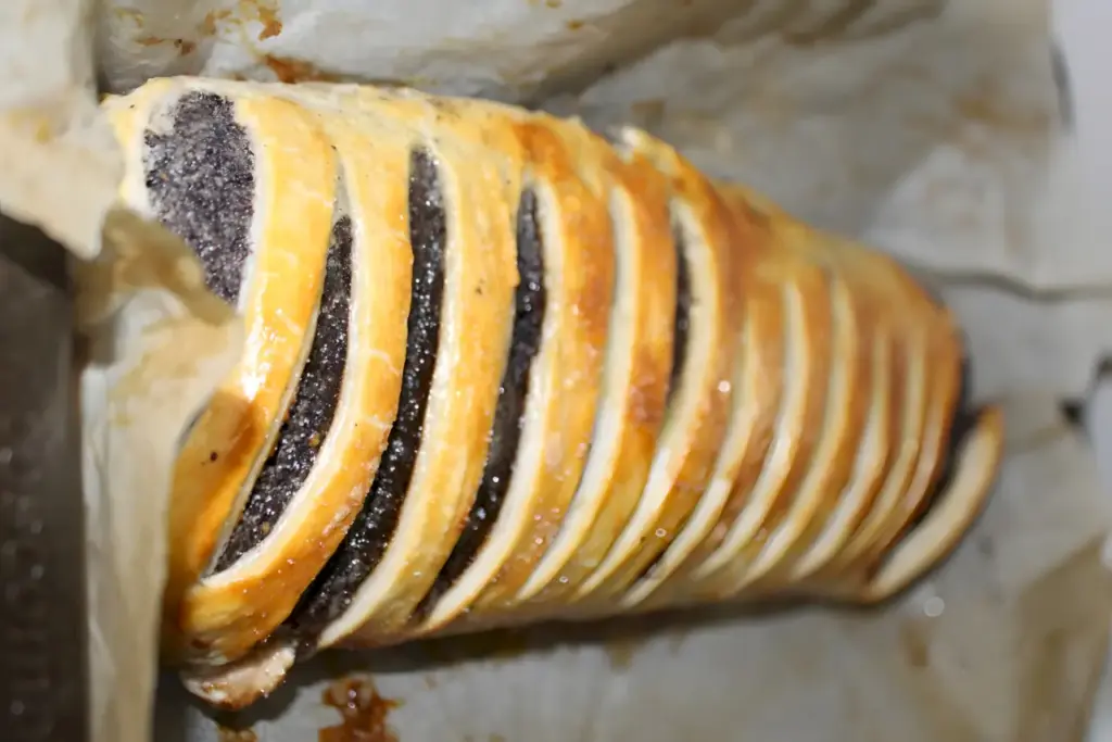 Weihnachtsstrudel mit drei Füllungen 4 Weihnachtsstrudel mit drei Fuellungen3 W2xEX 2.5x