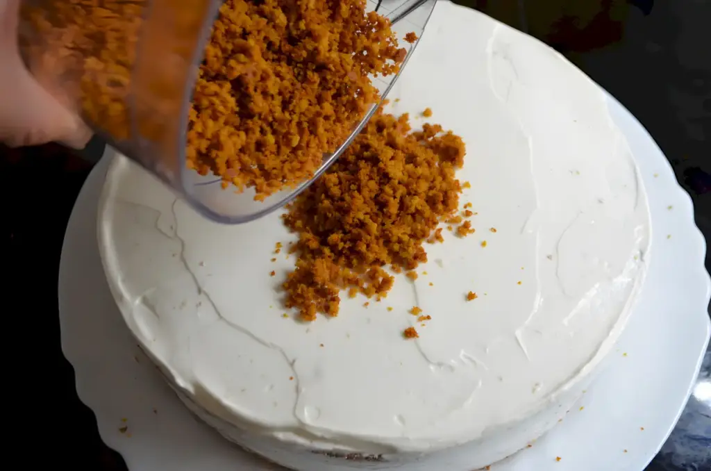 Einfache Honigtorte mit Saurer-Sahne-Creme 3 Einfache Honigtorte mit Saurer Sahne Creme2 W2xEX 2.5x