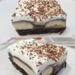 Einfaches Dessert mit Bananen und Schokoladencreme
