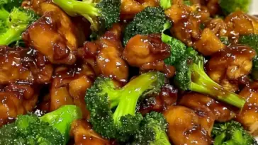 Asiatisches Hähnchen mit 300 g Brokkoli in 15 Minuten zubereitet