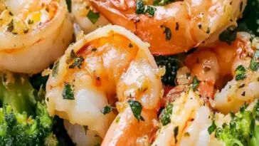 Gegrillte Garnelen- und Brokkoli-Päckchen mit Knoblauch-Zitronenbutter
