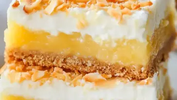 Hawaiianische Ananas-Kokos-Riegel mit cremigem Frosting