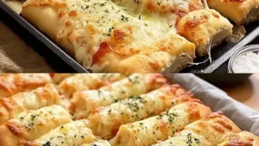 Käsestangen mit Knoblauch und Petersilie