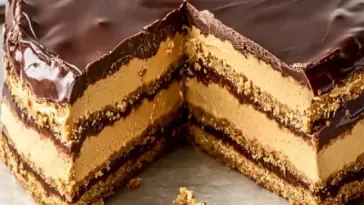 Cremiger Erdnussbutter-Schokoladen-Éclair-Genuss