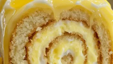 Zitronencreme-Rollkuchen – Feuchtes & Zitrusfrisches Dessertvergnügen