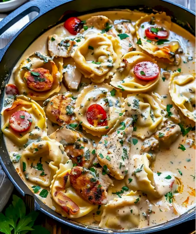 Superleckeres Tortellini in Hähnchen Schmandsauce in 10 Minuten 1 Superleckeres Tortellini in Hähnchen Schmandsauce in 10 Minuten