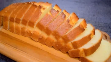 Einfacher Milchkuchen aus der Tasse gebacken