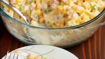 Herzhafter Schinken Mais Salat schnell zubereitet