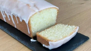 Saftiger Zitronenkuchen mit Joghurt schnell und einfach