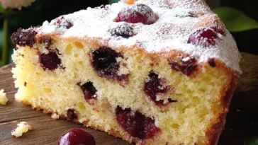 Saftiger Kirsch-Swirl-Kuchen mit köstlichem Kirschswirl
