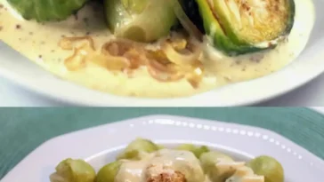 Rosenkohl in Frischkäse-Senfsauce auf einem Teller serviert